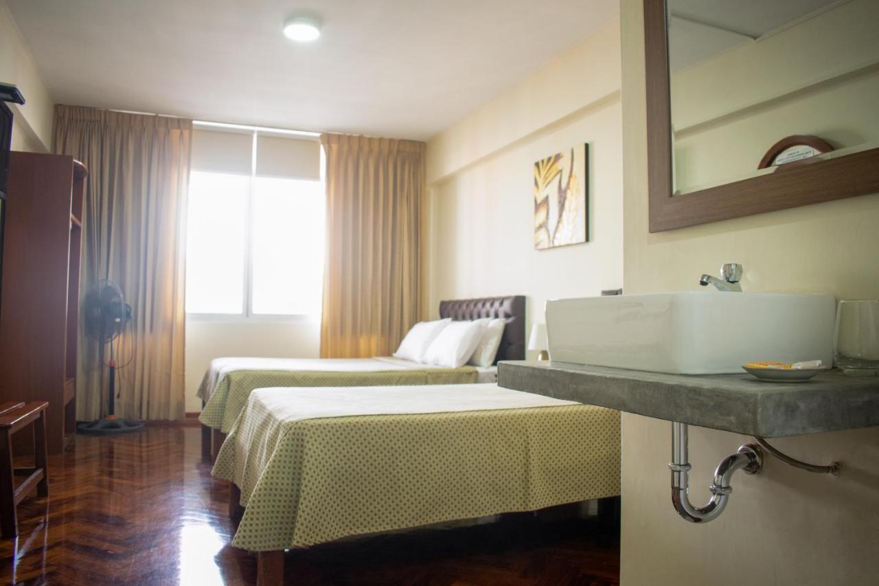 Hostal Solari Trujillo Kültér fotó