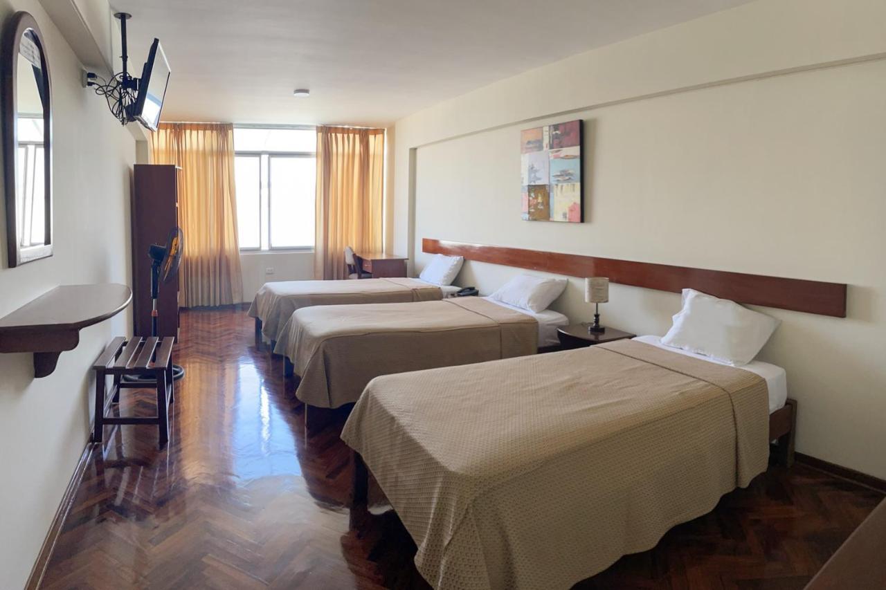 Hostal Solari Trujillo Kültér fotó
