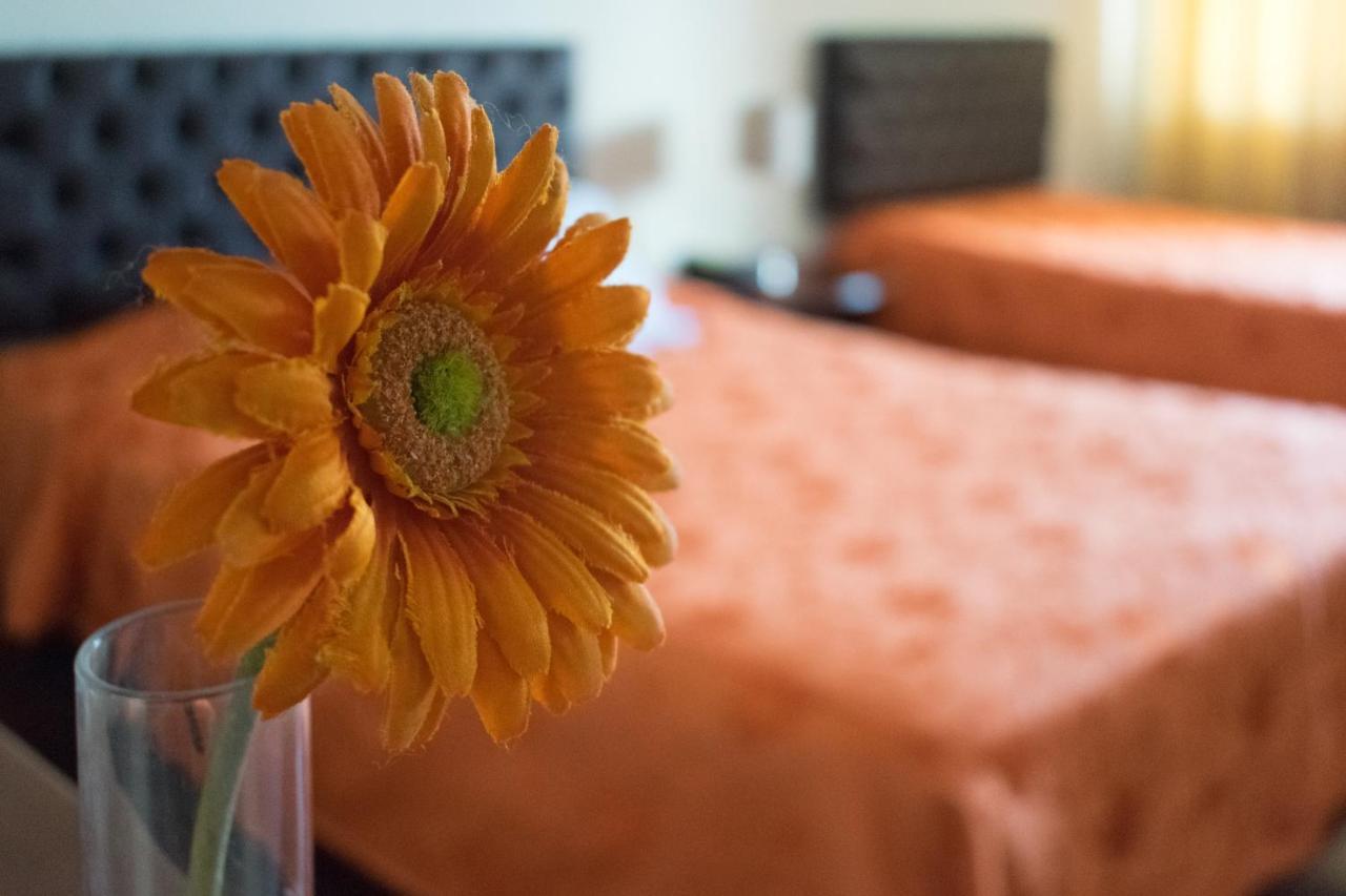 Hostal Solari Trujillo Kültér fotó