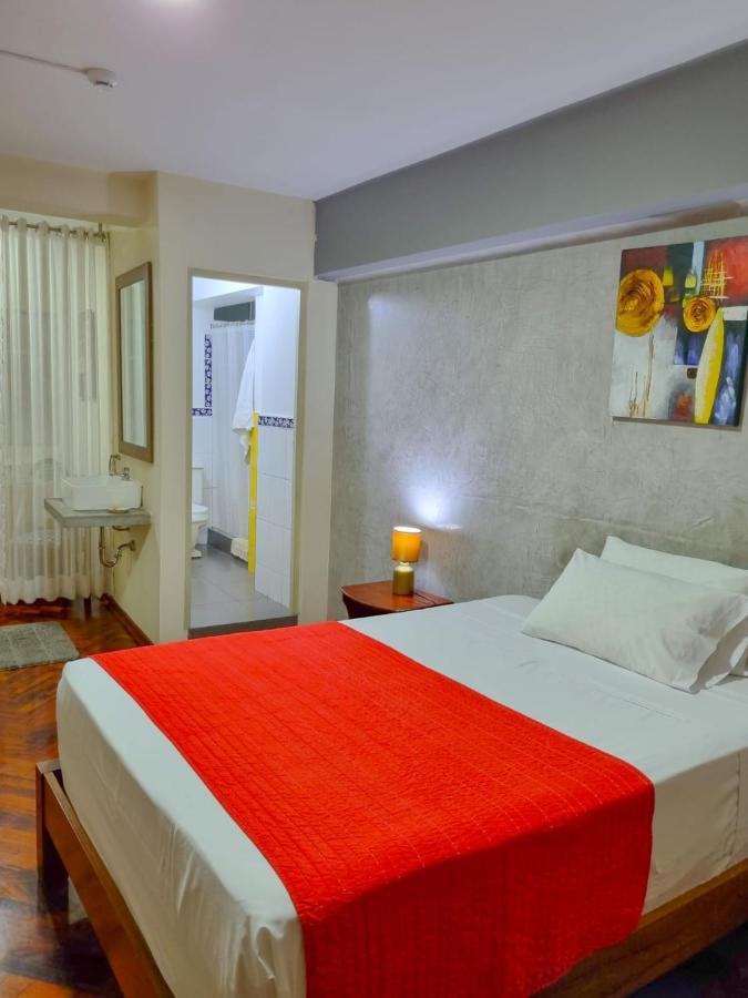 Hostal Solari Trujillo Kültér fotó
