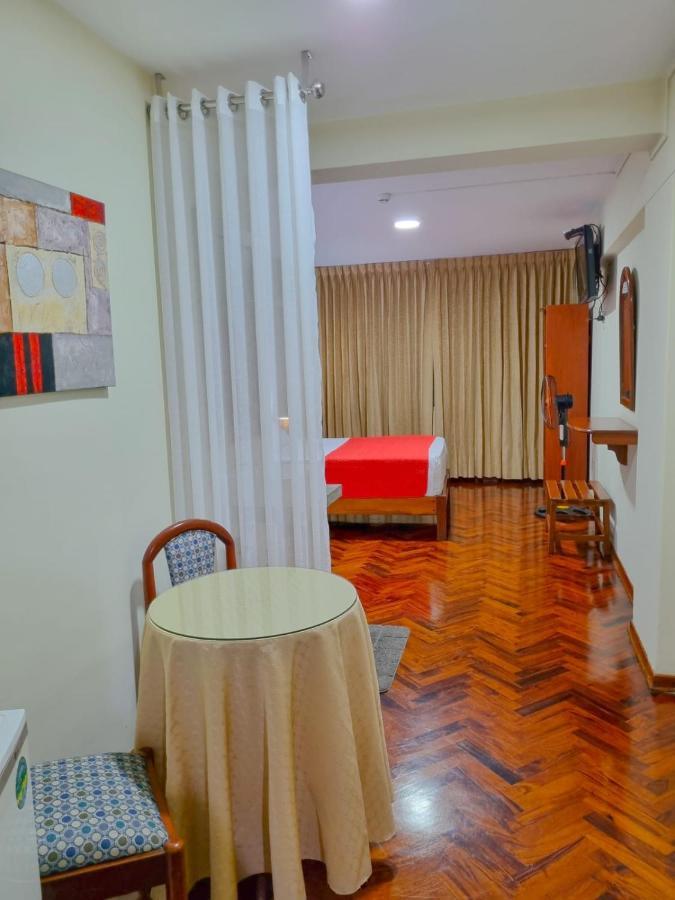 Hostal Solari Trujillo Kültér fotó