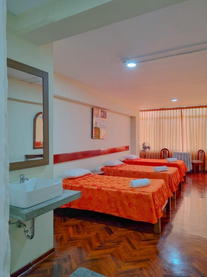 Hostal Solari Trujillo Kültér fotó