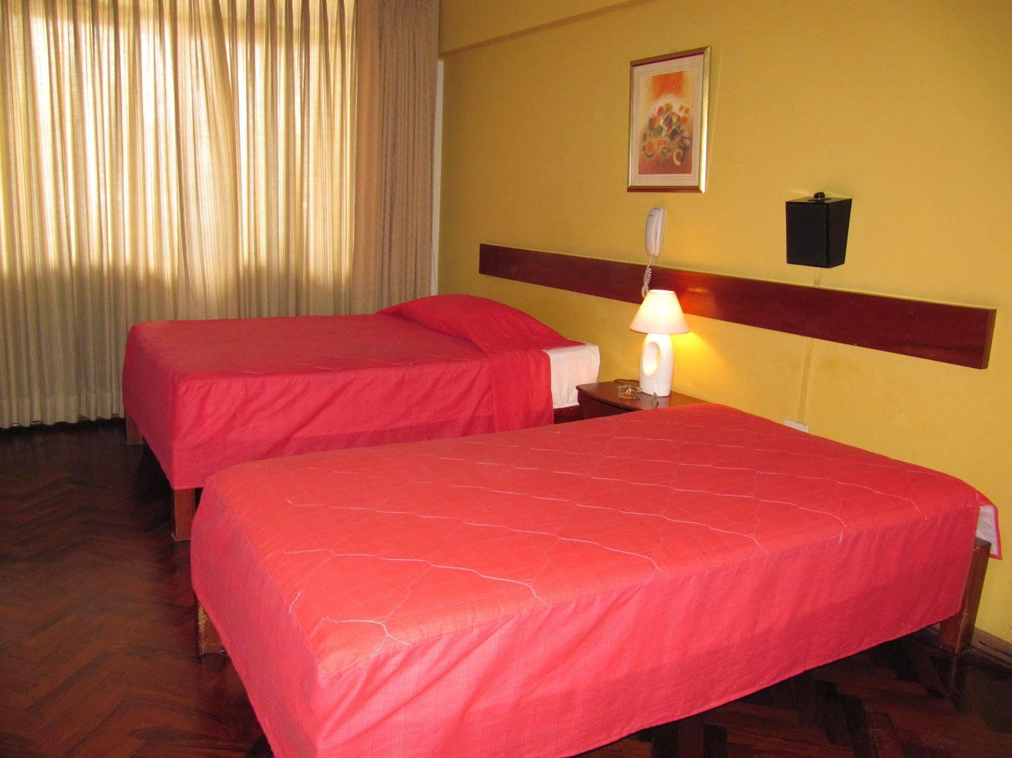 Hostal Solari Trujillo Kültér fotó