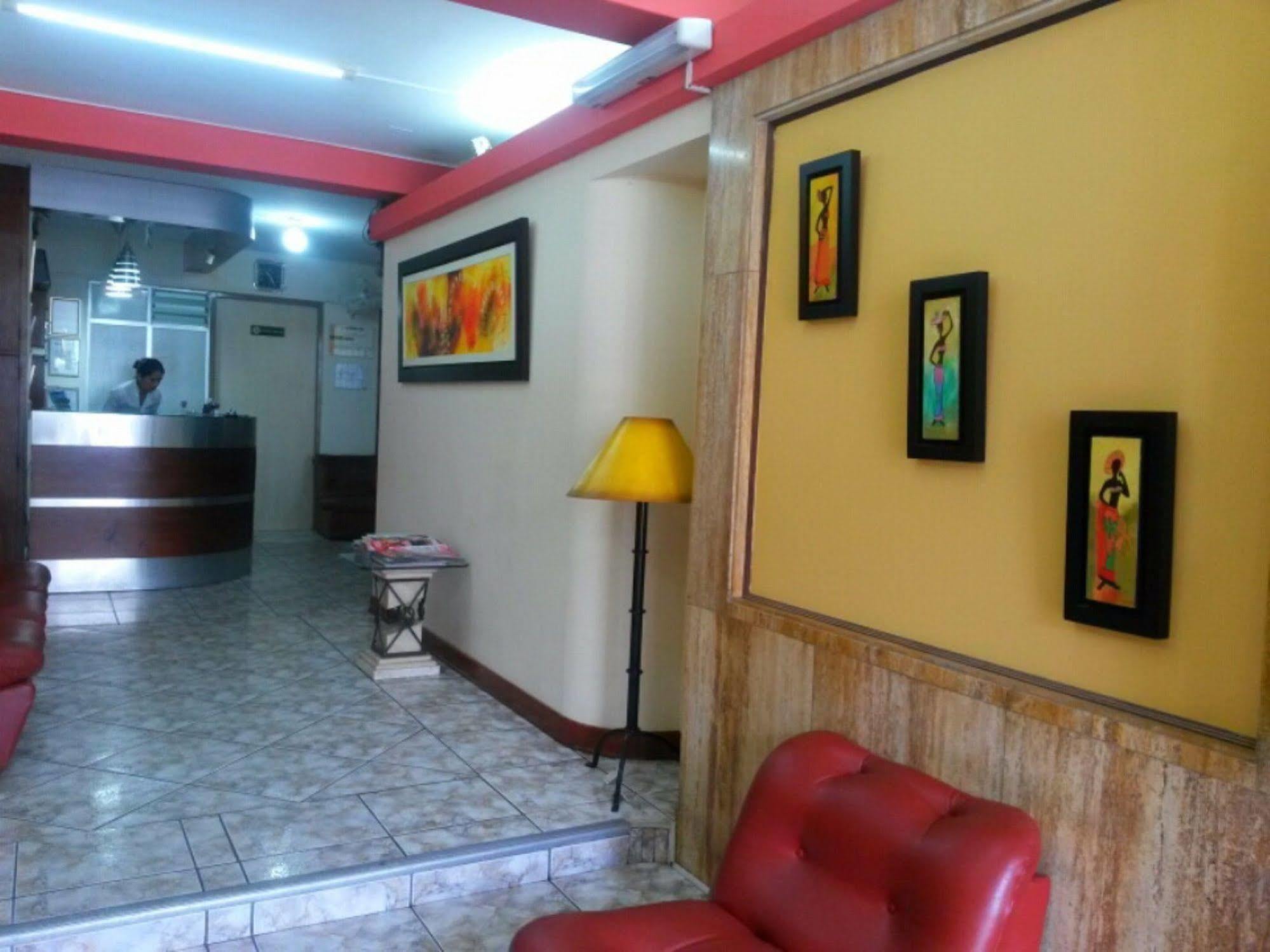 Hostal Solari Trujillo Kültér fotó