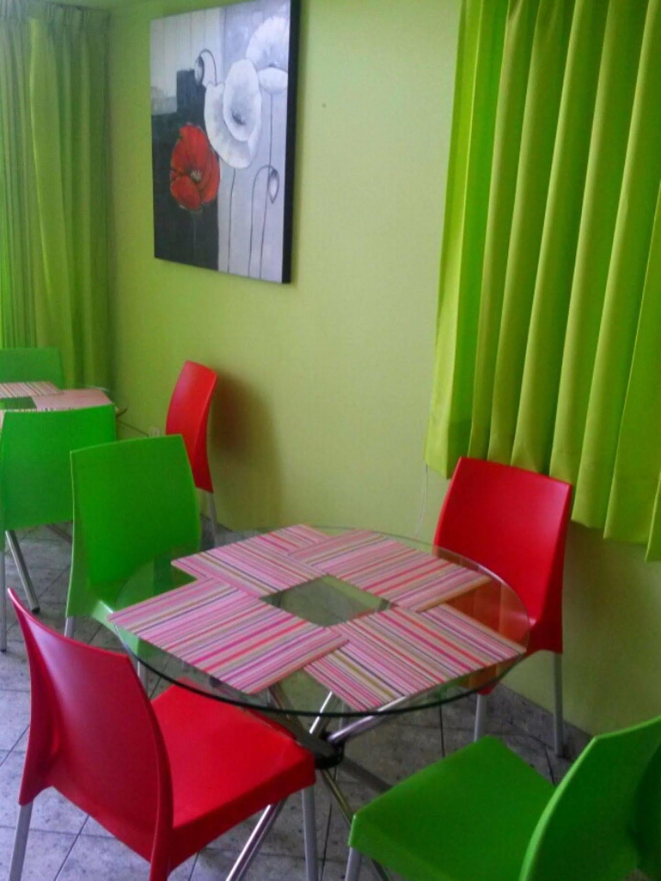 Hostal Solari Trujillo Kültér fotó