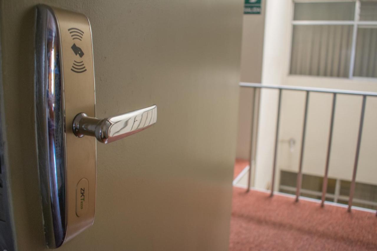 Hostal Solari Trujillo Kültér fotó